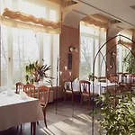 Zamek Na Skale Отель Тшебешовице