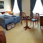 Zamek Na Skale Hotel 4*