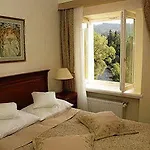Zamek Na Skale 4*