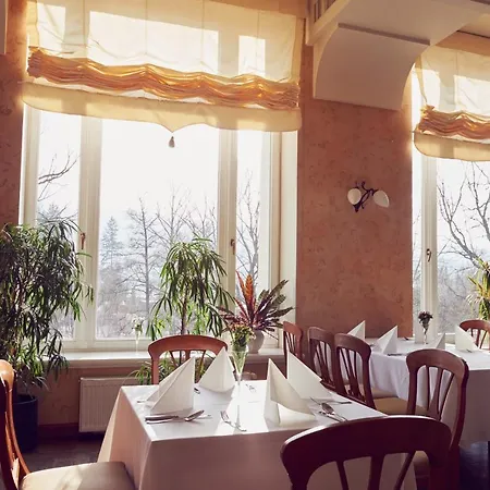 Zamek Na Skale Hotel 4*