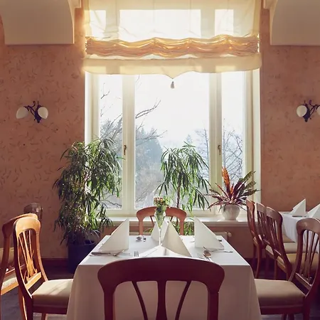 Zamek Na Skale Hotel 4*
