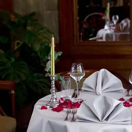 Zamek Na Skale 호텔