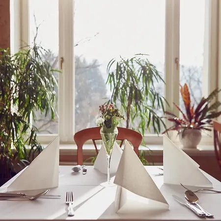 Hotel Zamek Na Skale 4*