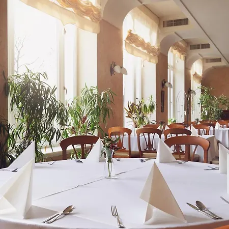 Zamek Na Skale Hotel