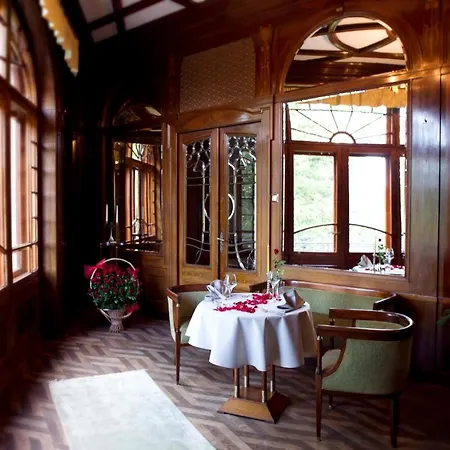 Zamek Na Skale Hotel