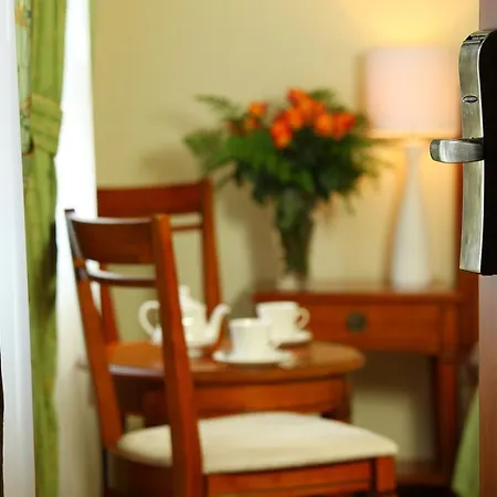 호텔 Zamek Na Skale 4*