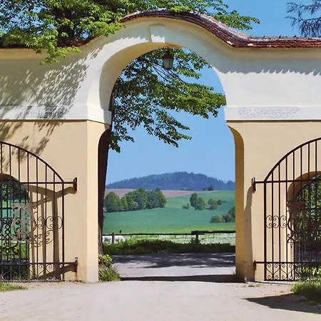 Zamek Na Skale 호텔