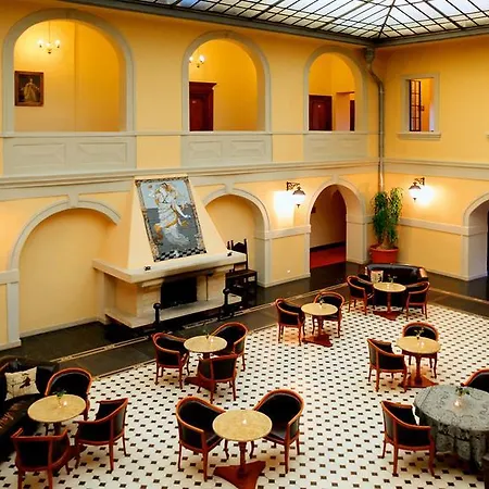 Zamek Na Skale 4* Trzebieszowice