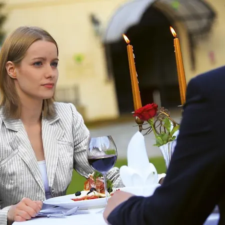 호텔 Zamek Na Skale 트르제비슈비체