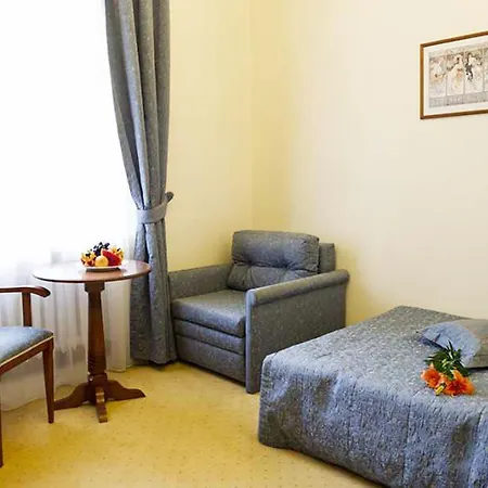 Zamek Na Skale 4*
