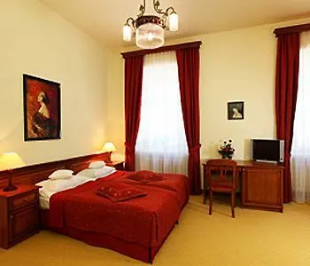 Zamek Na Skale Hotel