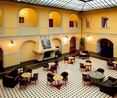 Hotel Zamek Na Skale 4*