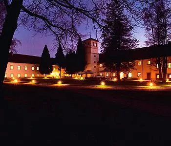 Hotel Zamek Na Skale 4*