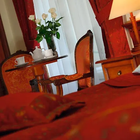 Hotel Zamek Na Skale 4*