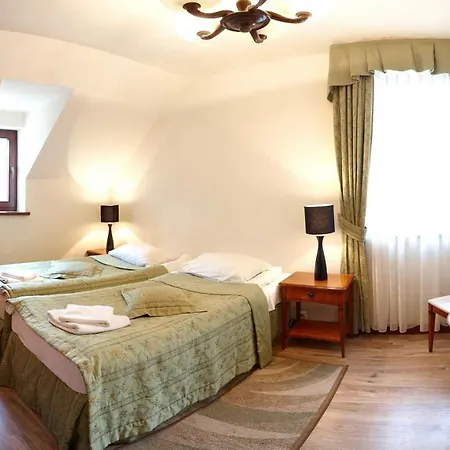 Zamek Na Skale Hotel