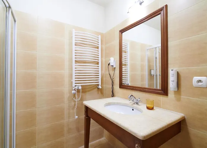 Zamek Na Skale Hotel