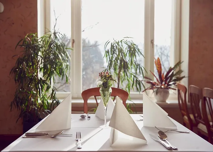 Hotel Zamek Na Skale 4*