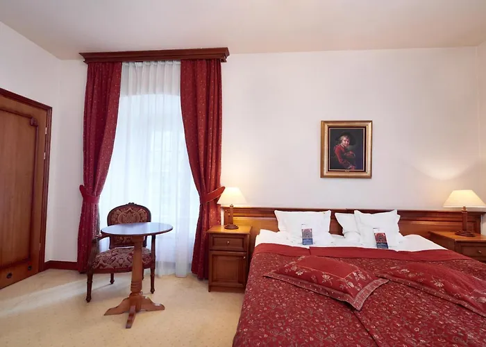 Zamek Na Skale Hotel 4*