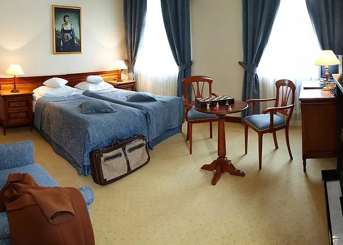 Zamek Na Skale Hotel Trzebieszowice