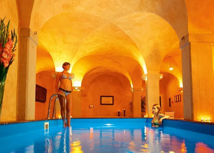 Zamek Na Skale Hotel 4*