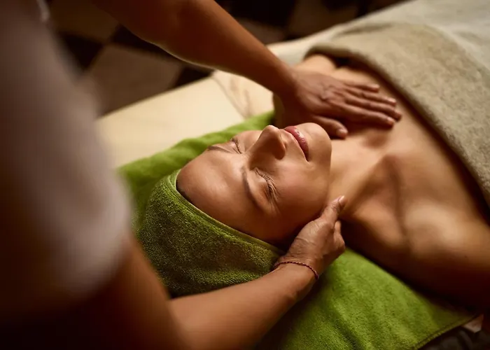 Zamek Na Skale Hotel 4*