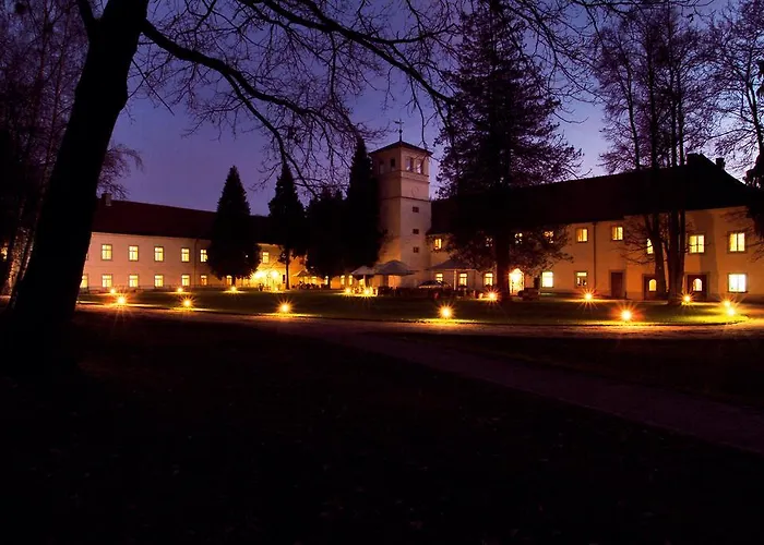 Zamek Na Skale 4* Trzebieszowice