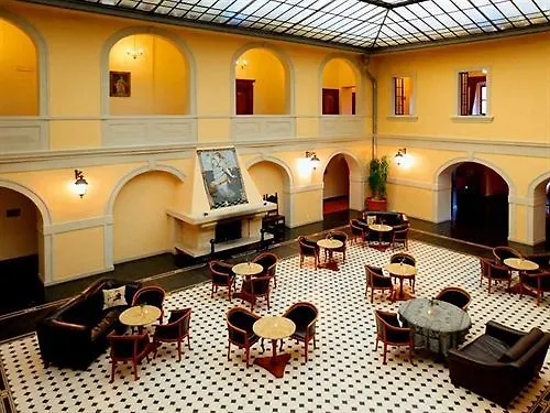 Hotel Zamek Na Skale 4*